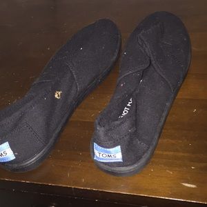 Toms